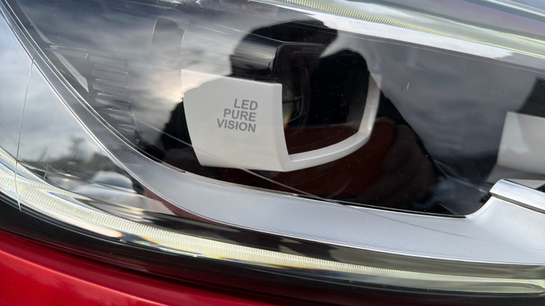 Renault Kadjar 1.6 dCi Signature Nav 5dr 4WD Diesel Hatchback